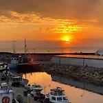 With 400 M To The Water And The Marina * Osterby Havn
