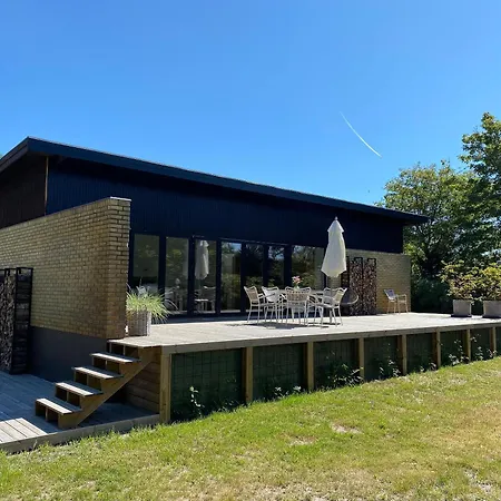 Feriehus With 400 M To The Water And The Marina